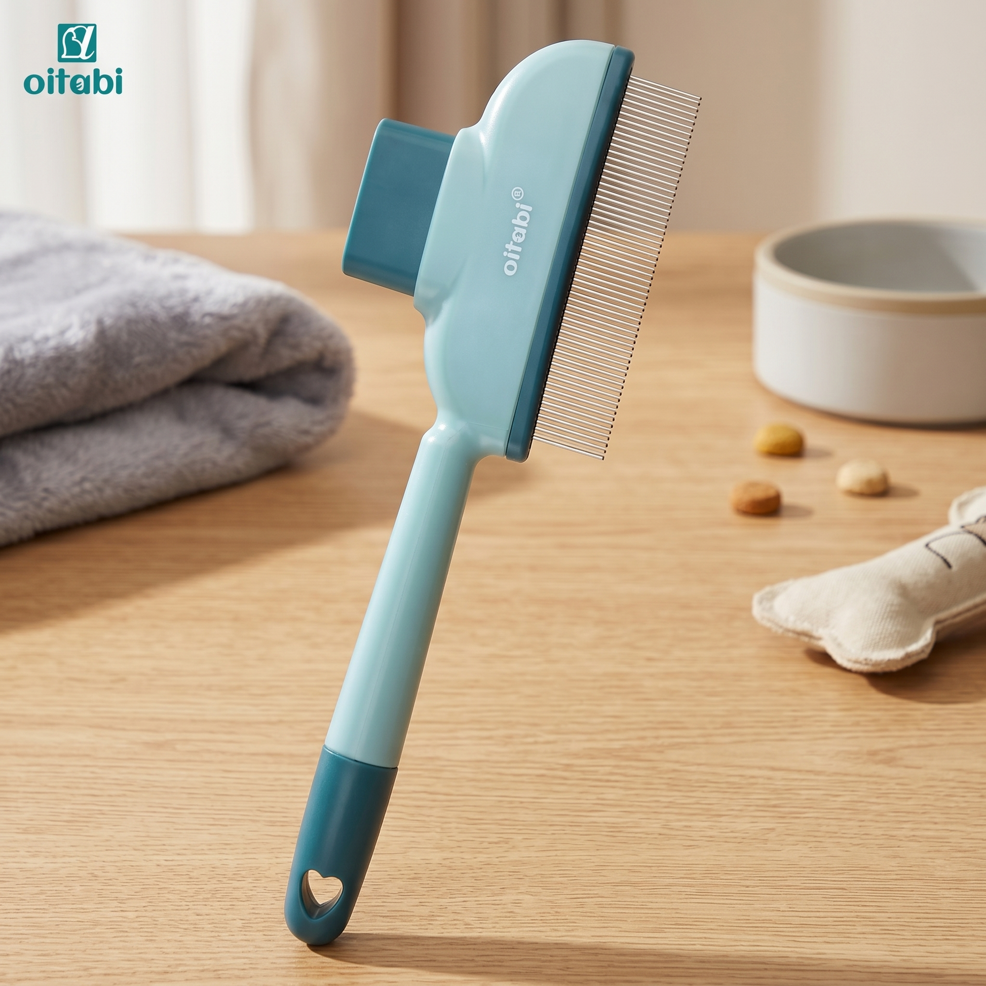 Side view of the self-cleaning grooming comb with fine stainless-steel teeth and non-slip ergonomic handle